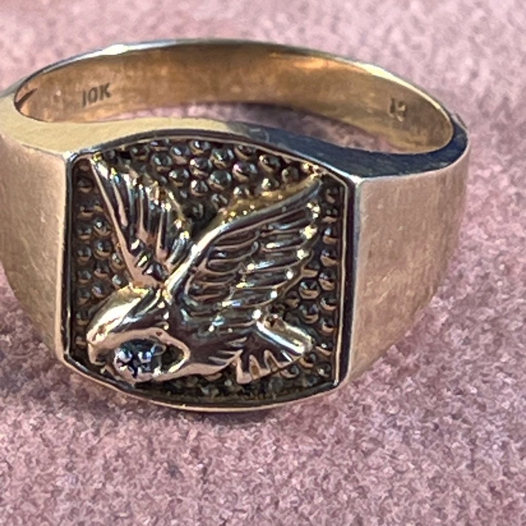 Mens 10 Kt Gold Ring With Diamond
